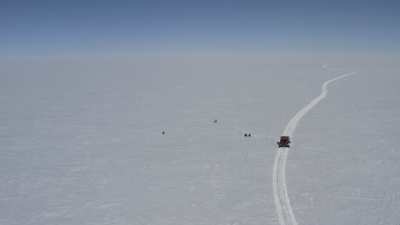 Day scientific expedition at 25km out of Concordia