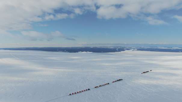 Supply convoy on its way to Concordia Station
