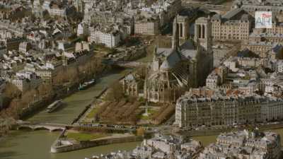 Paris: the islands of la Cité and Saint-Louis with the river Seine, the center Beaubourg