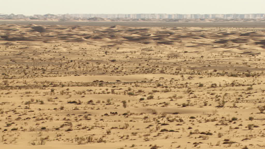 Un mirage (Fata Morgana) dans le Sahara