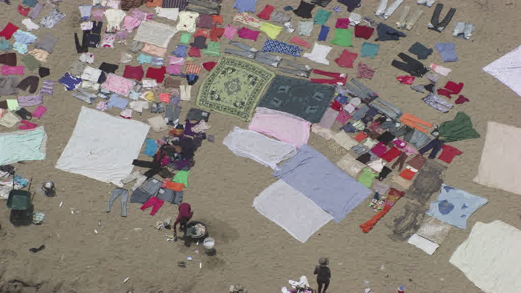 Séchage du linge sur la rivière entre Haiti et la République Dominicaine